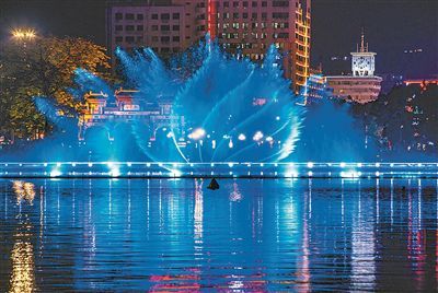 肇慶星湖牌坊音樂噴泉煥新重開，點亮城市夜經(jīng)濟(jì)